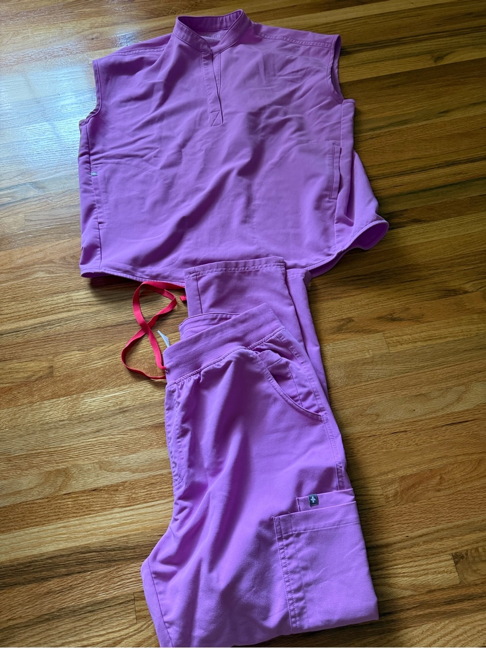 Figs Women's Lavender-Pink Sleeveless Scrub Top and Jogger Pants